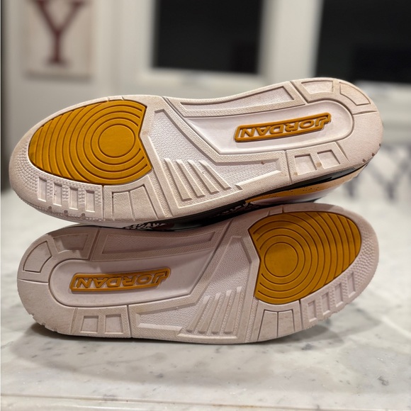 Men’s Jordan Legacy 312 Low, Black/Yelow Ochre/White, Sz 13, good pre owned cond - Picture 9 of 11